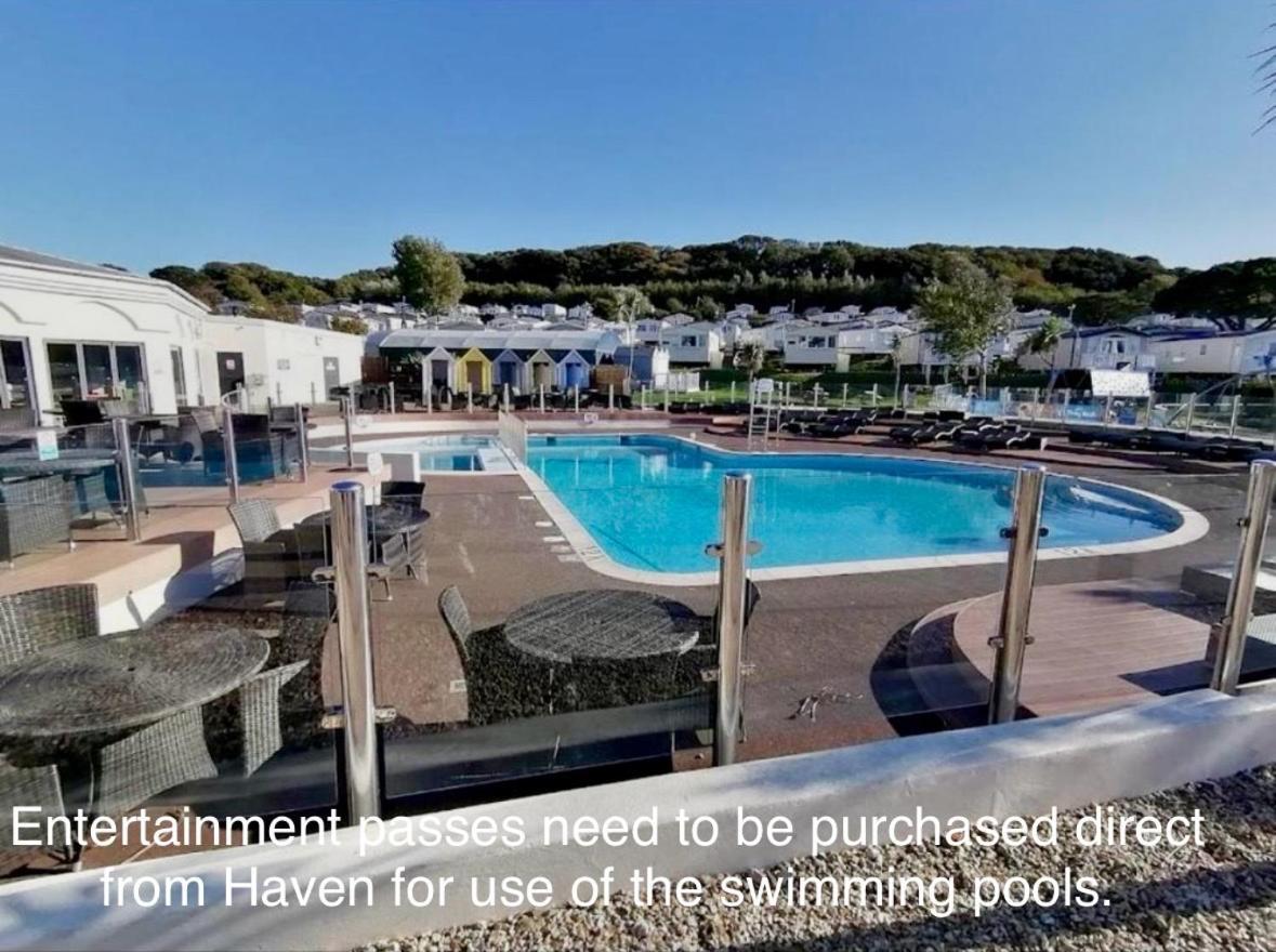 Hotel The Fleet Retreat à Wyke Regis Extérieur photo